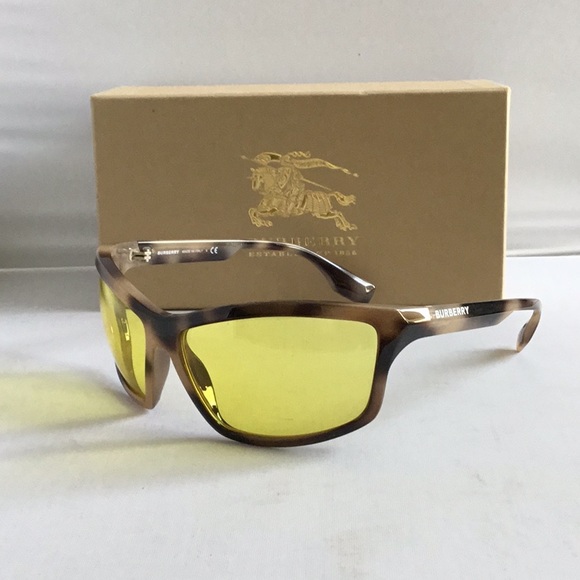 BURBERRY SUNGLASSES FOR WOMEN. - Picture 3 of 11